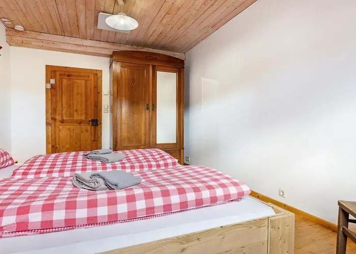 Апартаменты Schwarzwald - *